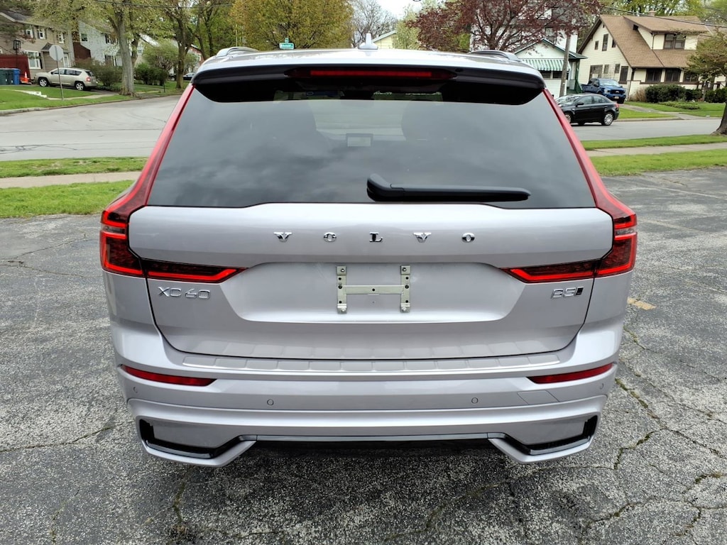 New 2026 Volvo XC60 B5 Plus SUV