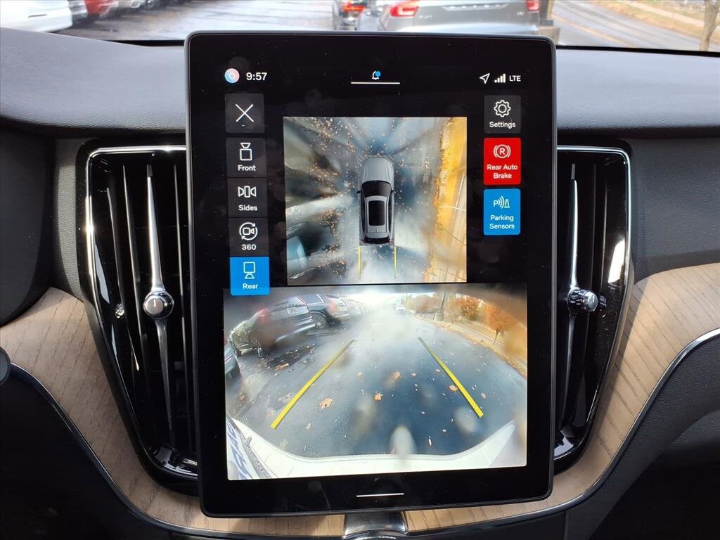 2026 Volvo XC60 Plus - Photo 24