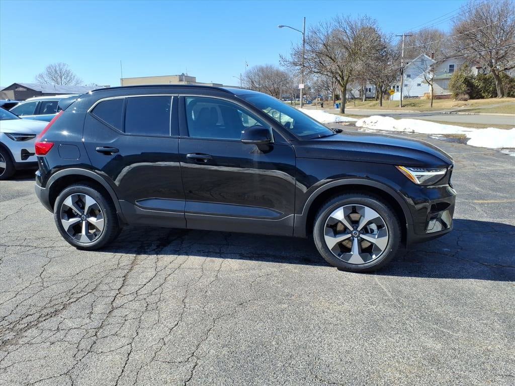 New 2026 Volvo XC40 B5 Plus SUV