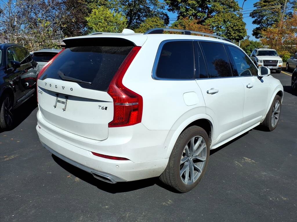 2018 Volvo XC90 T6 AWD Momentum photo 2