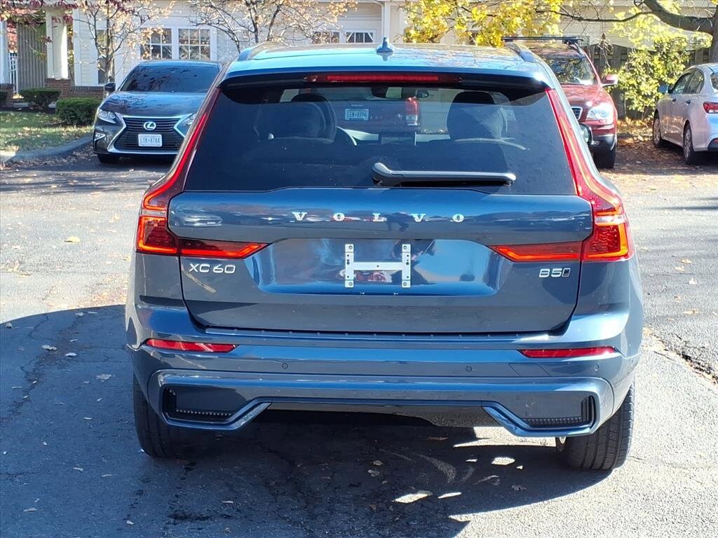 2026 Volvo XC60 B5 Plus photo 3