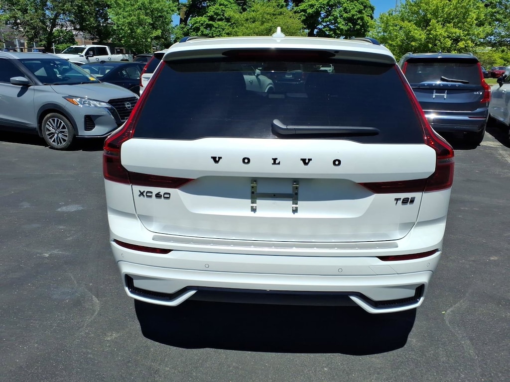 New 2026 Volvo XC60 plug-in hybrid T8 Ultra Black Edition SUV