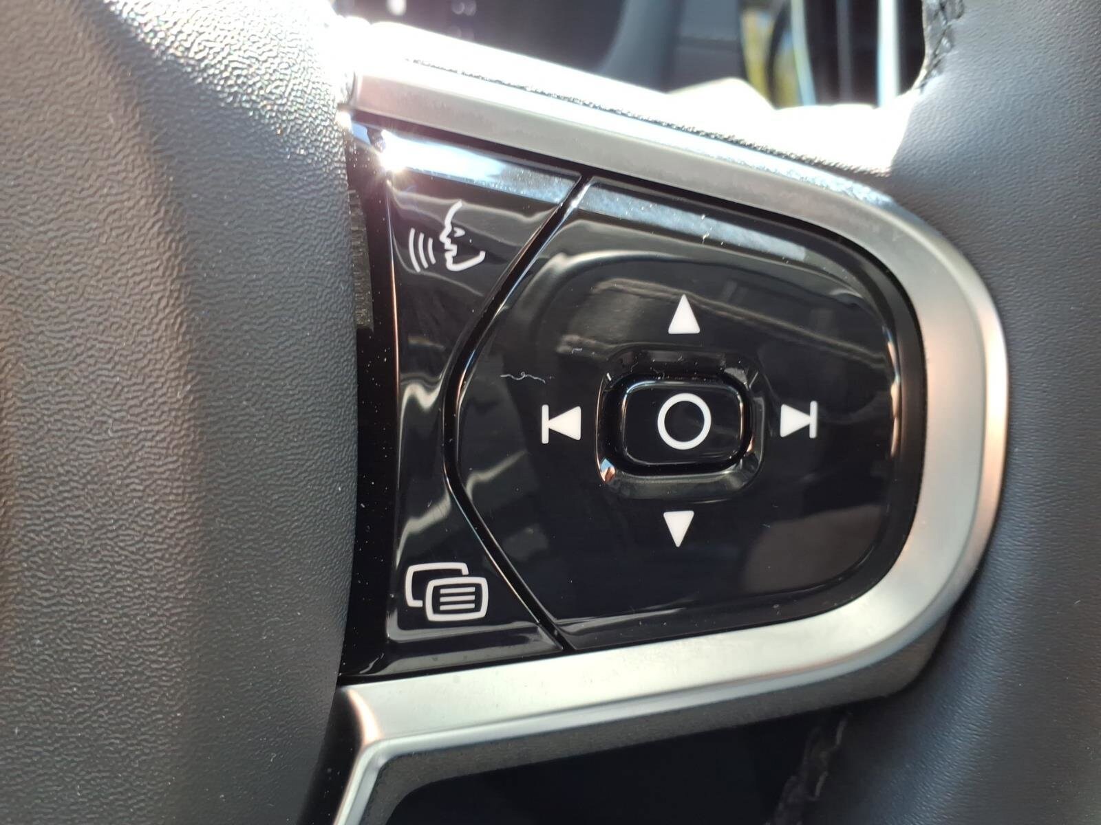 2025 Volvo S60 Ultra - Photo 17