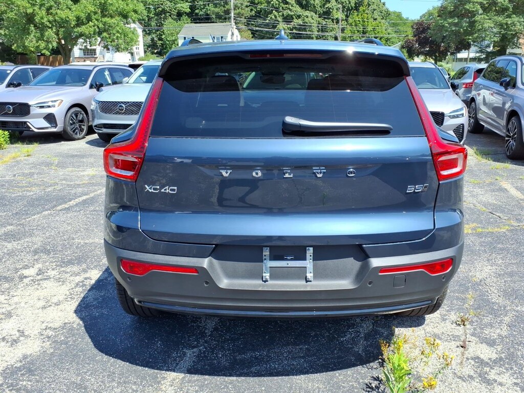 New 2026 Volvo XC40 B5 Ultra SUV