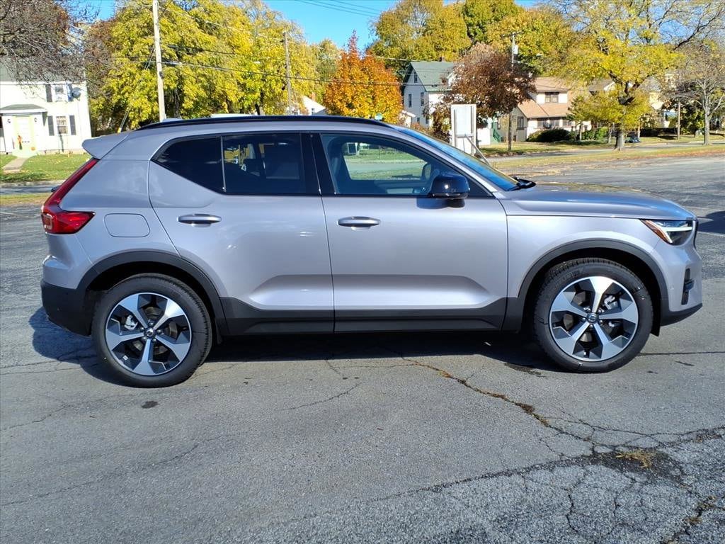 New 2026 Volvo XC40 B5 Plus SUV