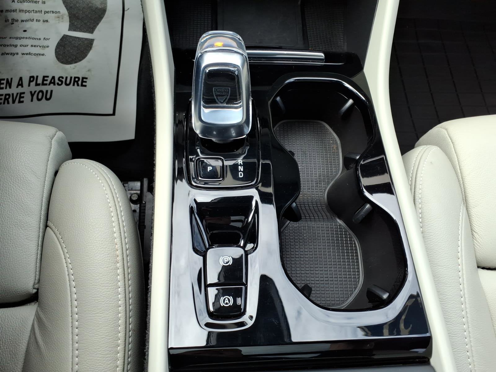 2023 Volvo XC40 Plus - Photo 24