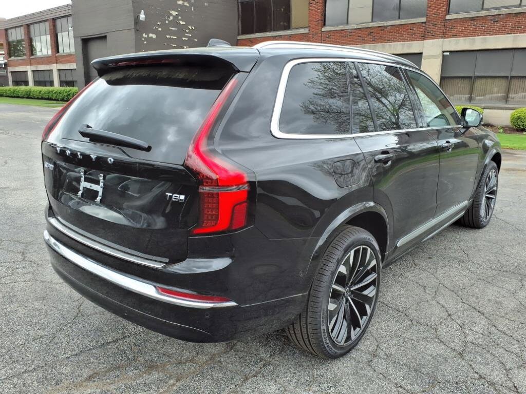 2025 Volvo XC90 T8 Plus photo 3
