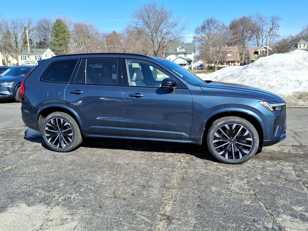 New 2026 Volvo XC90 plug-in hybrid T8 Ultra Dark Theme 7-Seater SUV