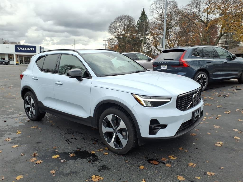 Certified 2024 Volvo XC40 B5 Plus Dark SUV