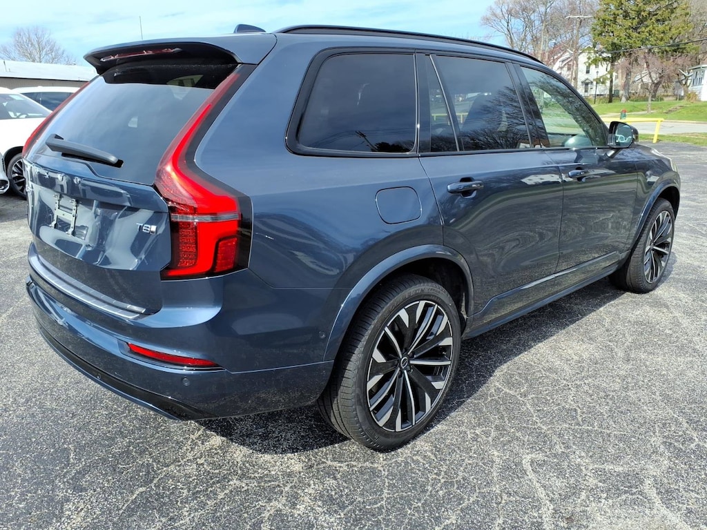 New 2026 Volvo XC90 plug-in hybrid T8 Ultra Dark Theme 6-Seater SUV