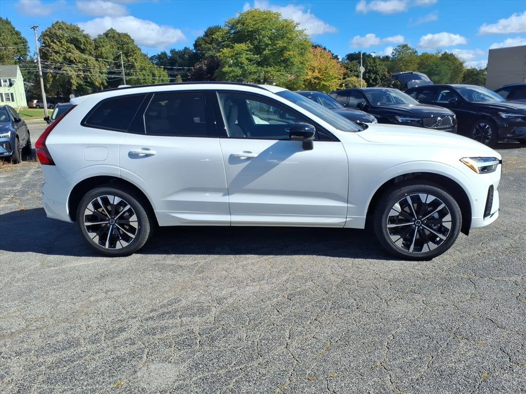 New 2026 Volvo XC60 B5 Plus SUV