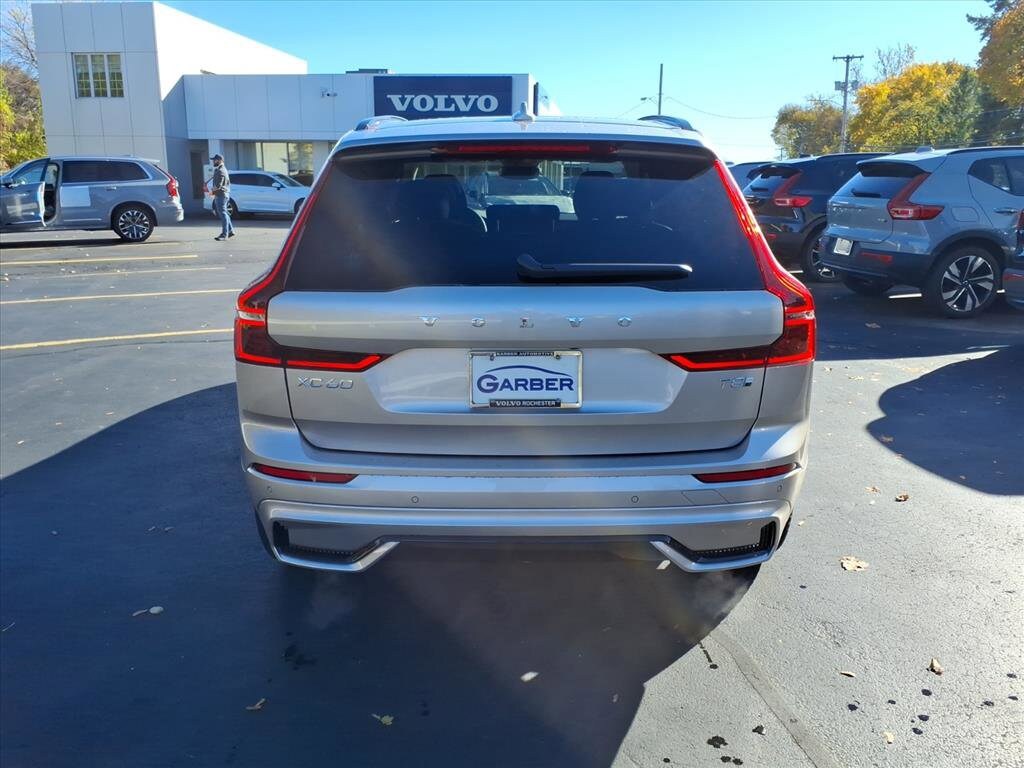 2026 Volvo XC60 Hybrid T8 photo 4