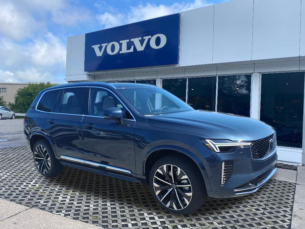 2026 Volvo XC90 Plus's photo