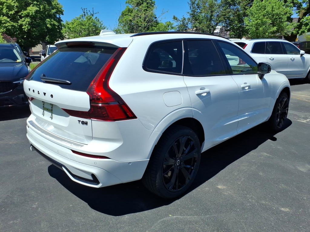 New 2026 Volvo XC60 plug-in hybrid T8 Ultra Black Edition SUV