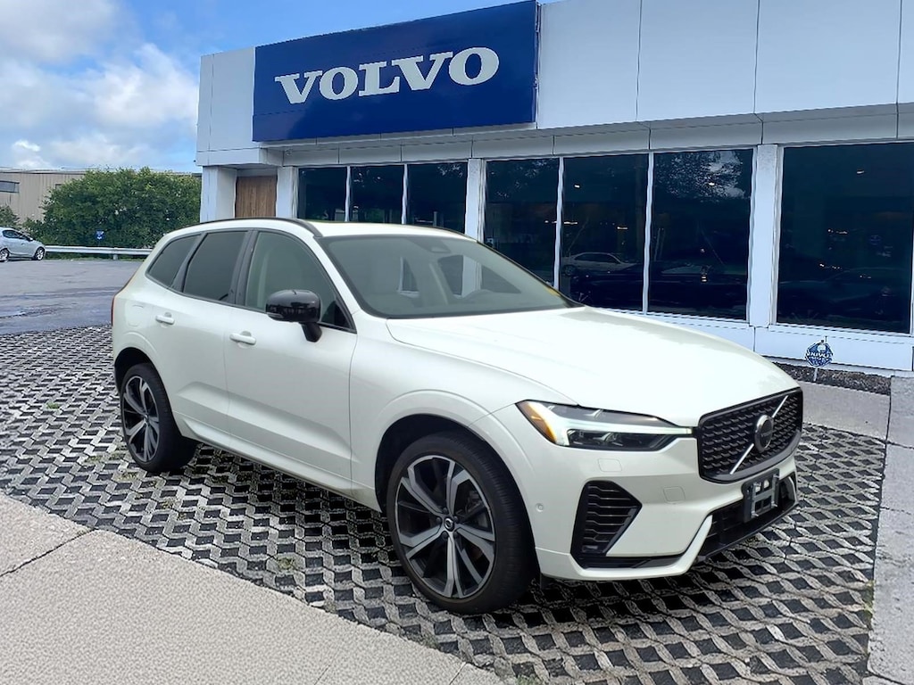 Certified 2024 Volvo XC60 plug-in hybrid T8 Ultimate Dark SUV