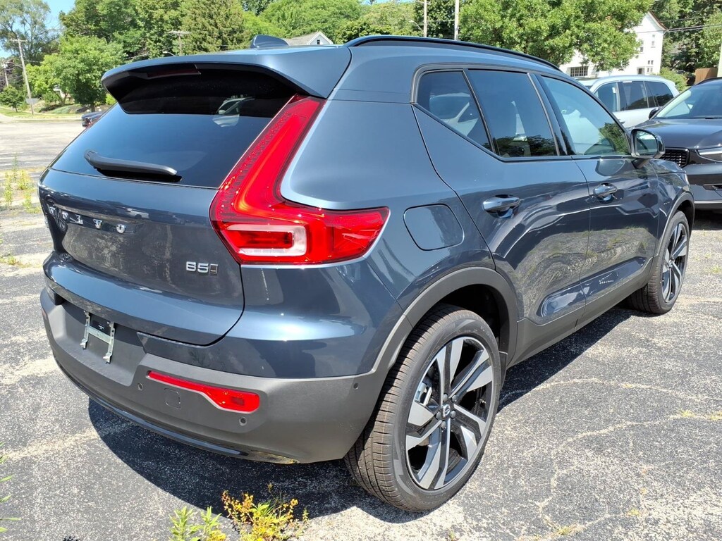 New 2026 Volvo XC40 B5 Ultra SUV