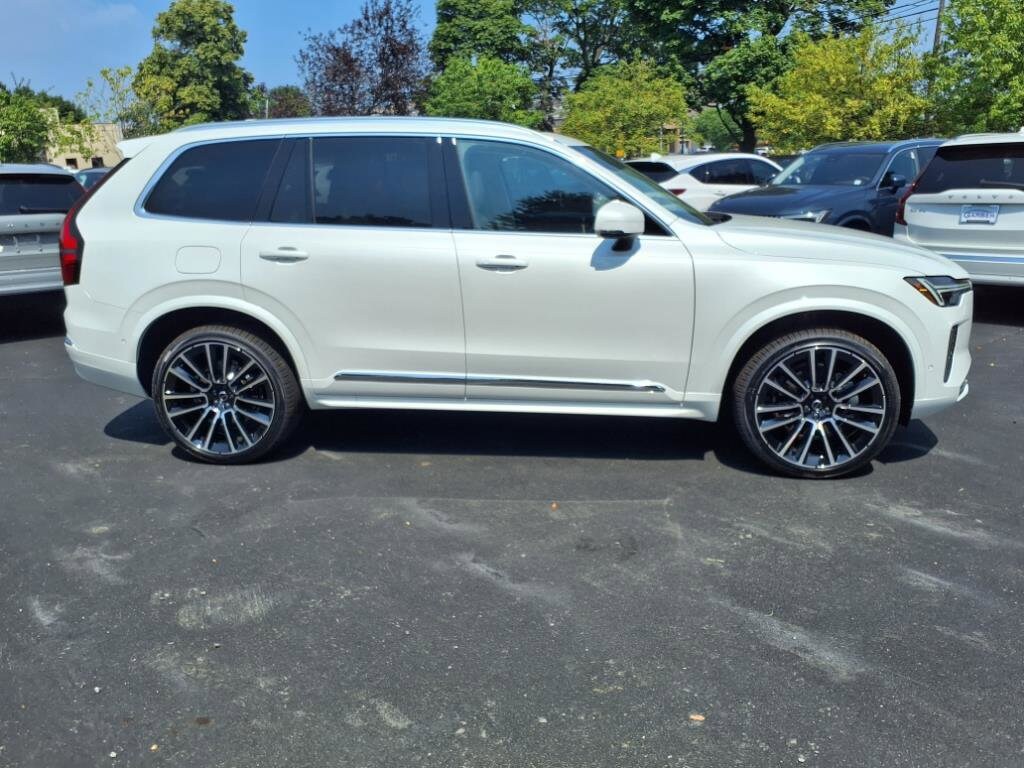 2026 Volvo XC90 photo 2