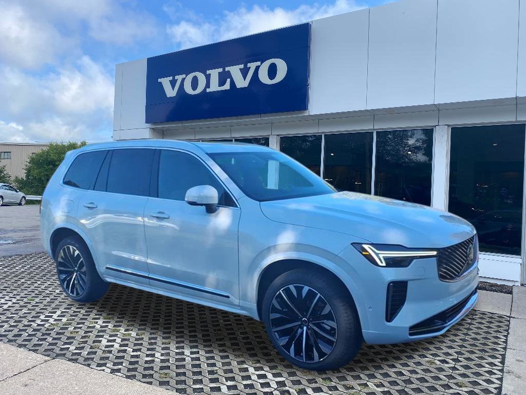 2026 Volvo XC90 Plus's photo