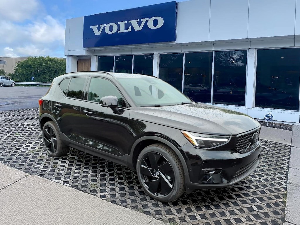 New 2026 Volvo XC40 B5 Ultra Black Edition SUV