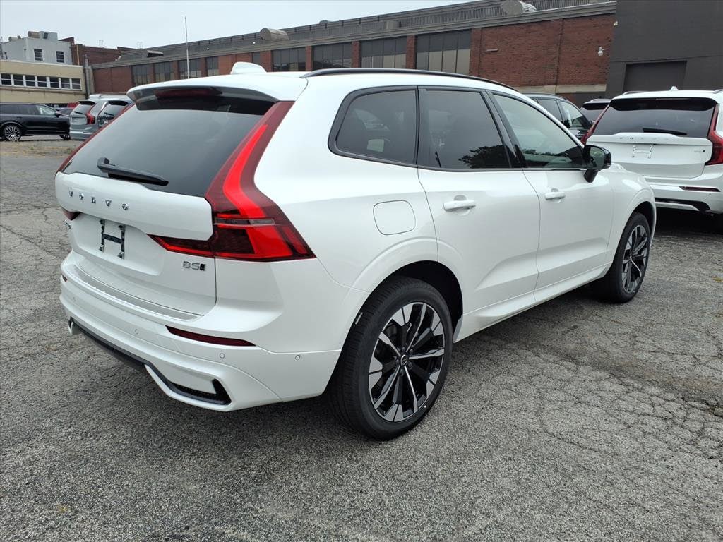 New 2026 Volvo XC60 B5 Plus SUV