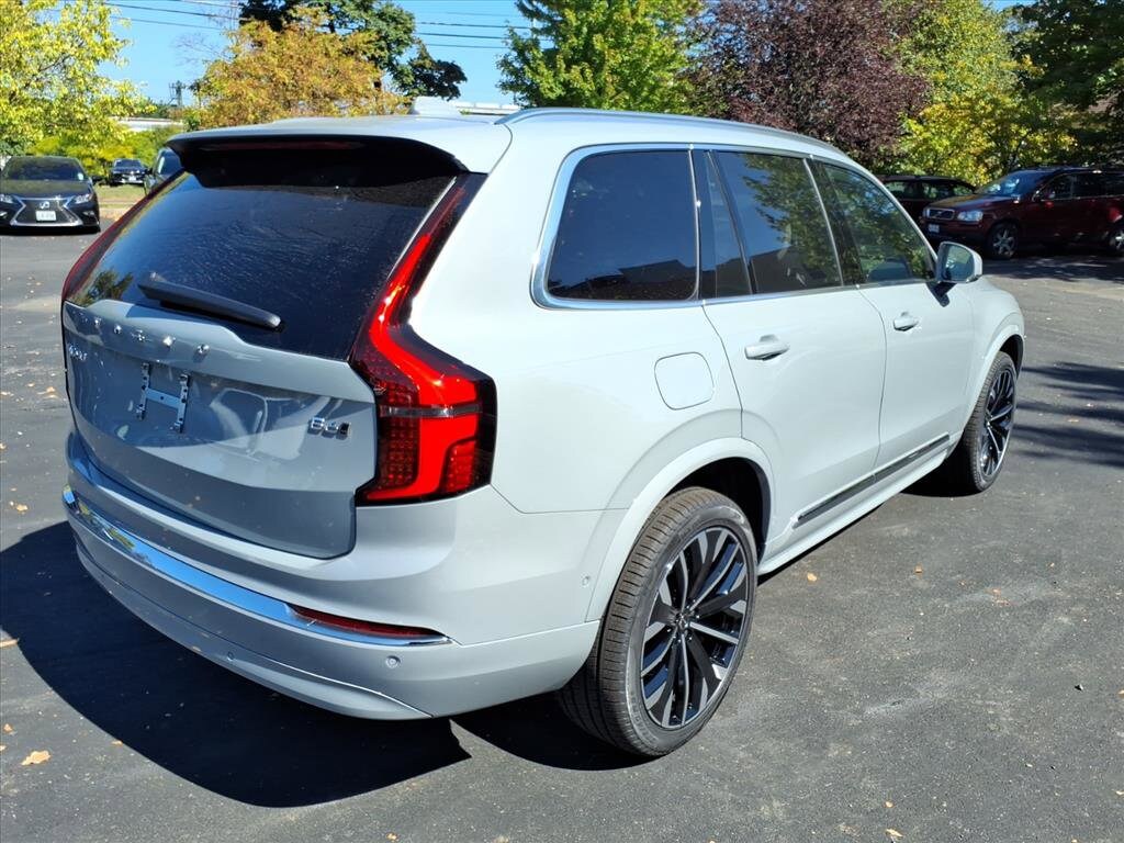 2026 Volvo XC90 Plus photo 3