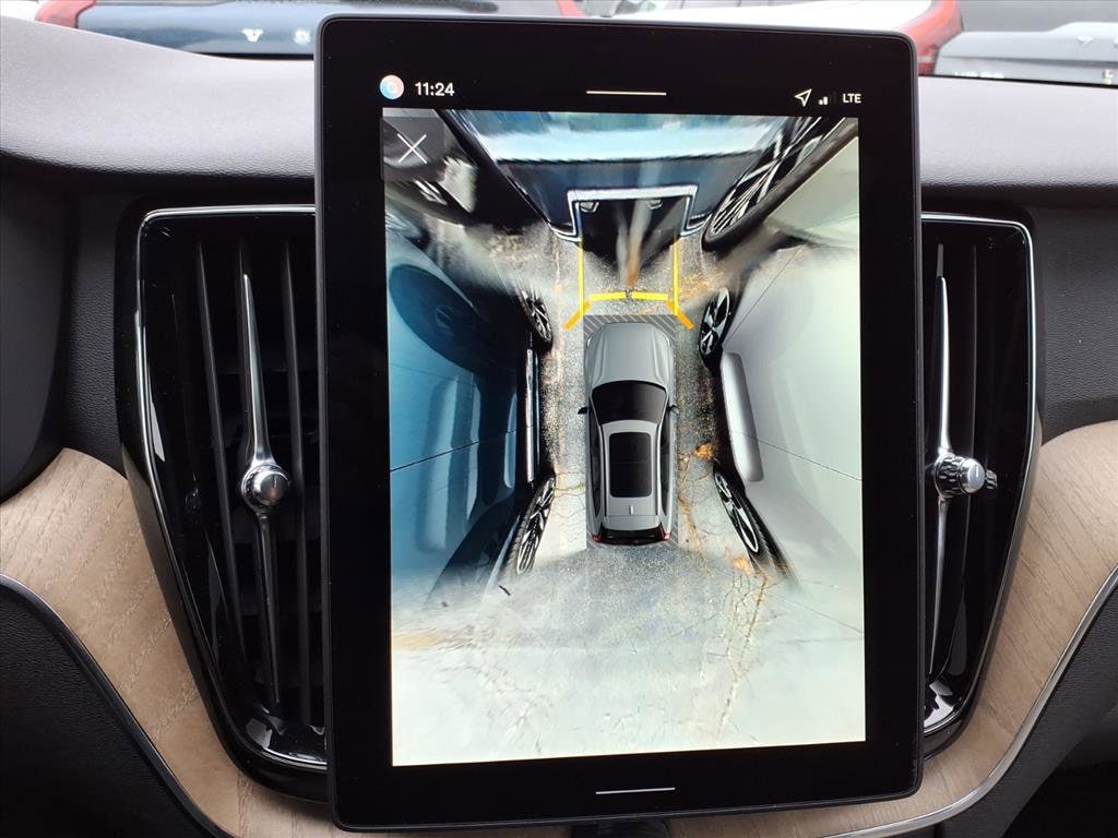 2026 Volvo XC60 Plus - Photo 26