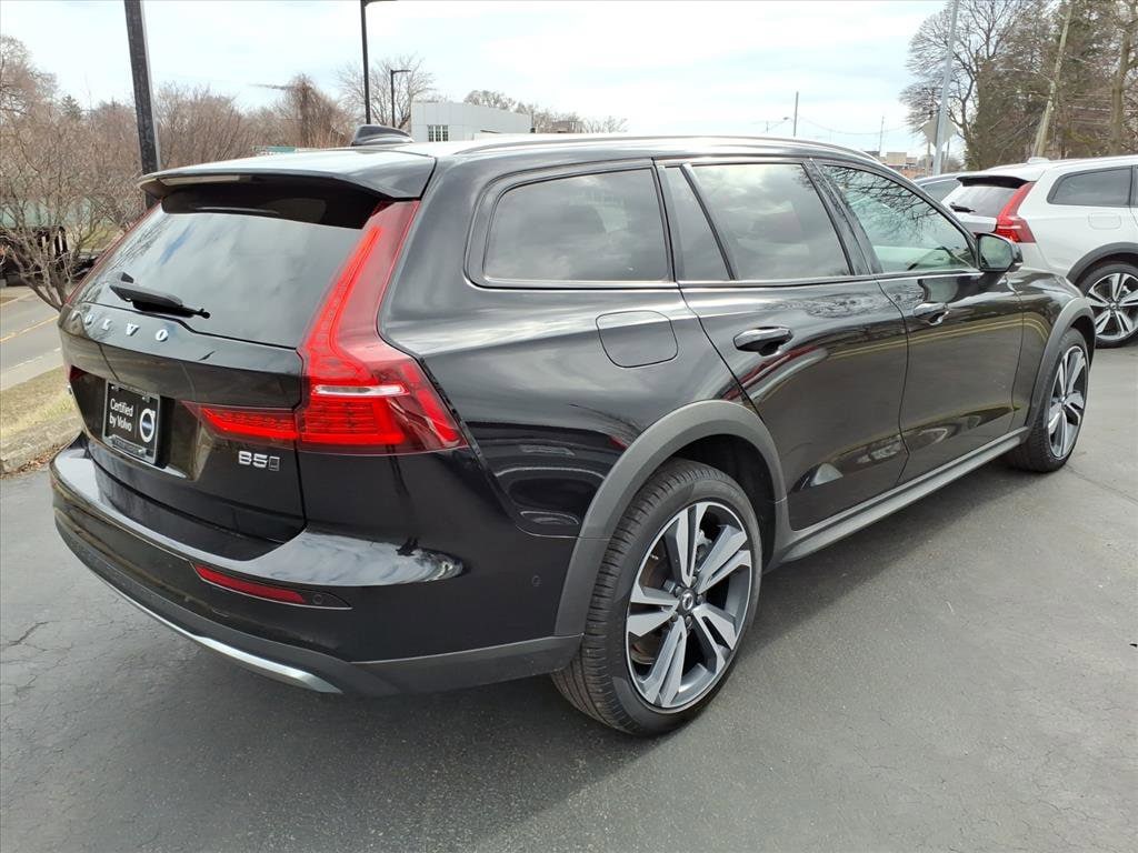 Certified 2025 Volvo V60 Cross Country B5 Plus Wagon