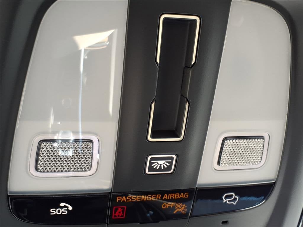 2026 Volvo XC60 Plus - Photo 28