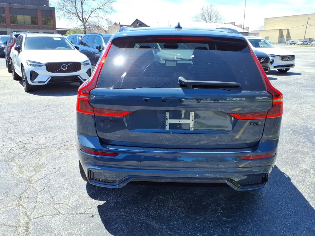 New 2026 Volvo XC60 plug-in hybrid T8 Ultra Black Edition SUV