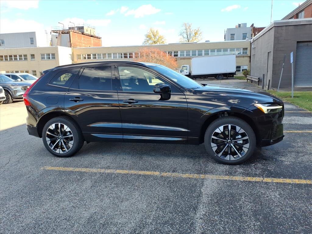 New 2026 Volvo XC60 B5 Plus SUV