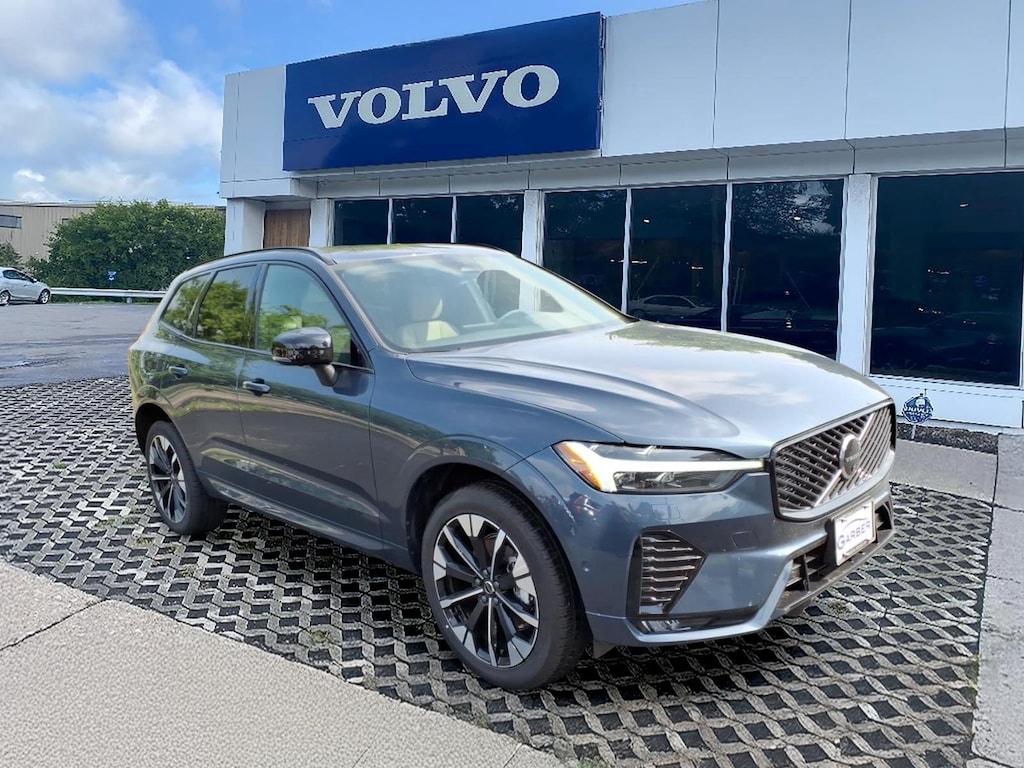 New 2026 Volvo XC60 B5 Plus SUV