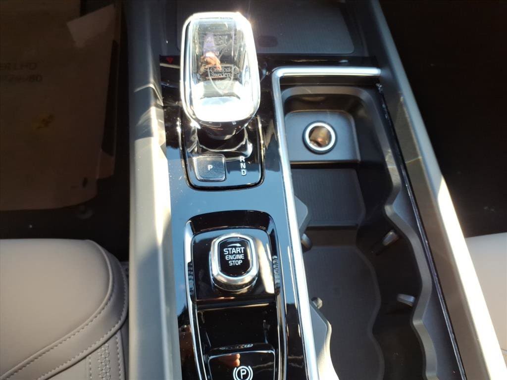 2026 Volvo XC60 Plus - Photo 25