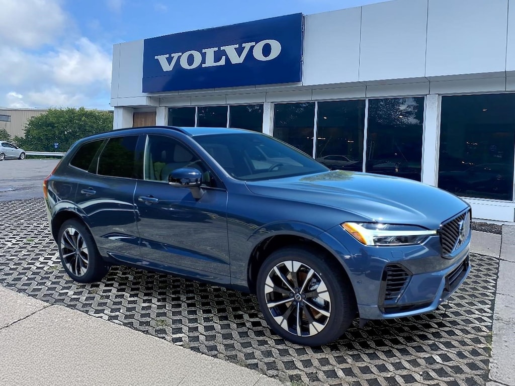 New 2026 Volvo XC60 plug-in hybrid T8 Plus SUV