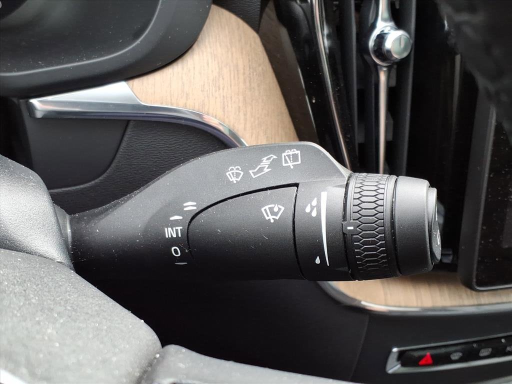 2026 Volvo XC60 Plus - Photo 18