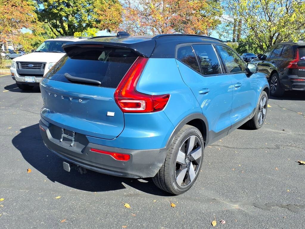 2023 Volvo XC40 Recharge Plus photo 2