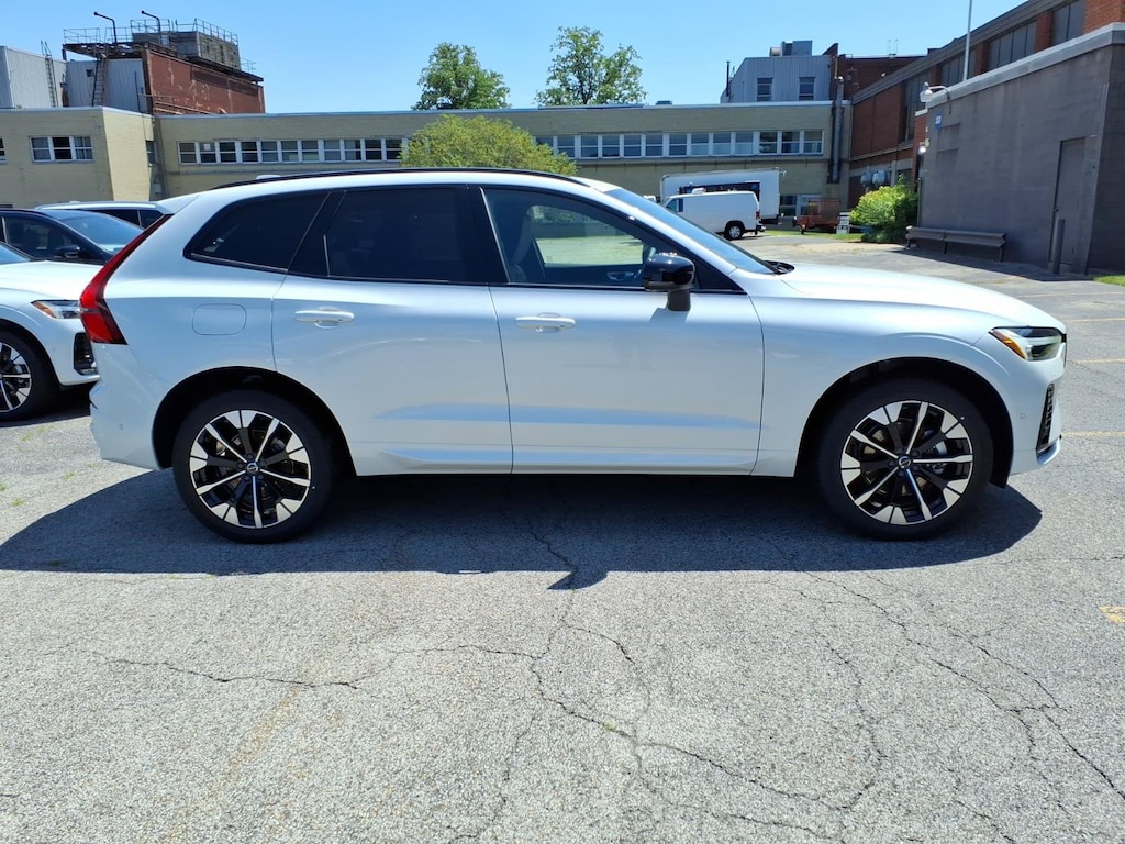New 2026 Volvo XC60 B5 Plus SUV