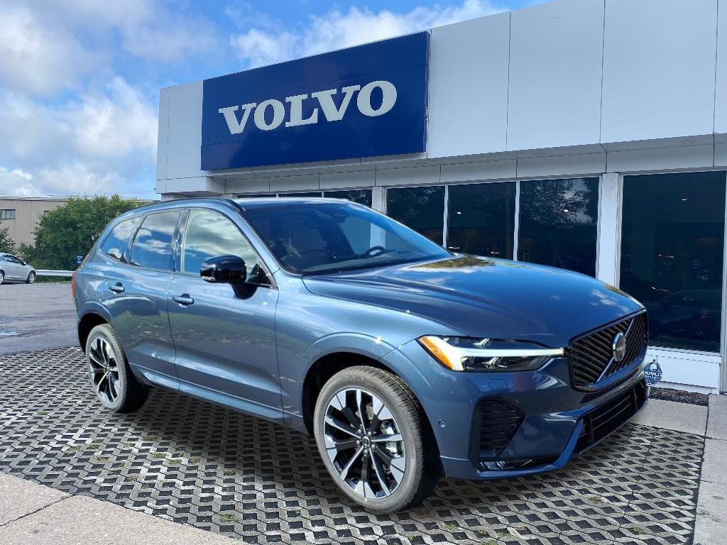 2026 Volvo XC60 Plus's photo