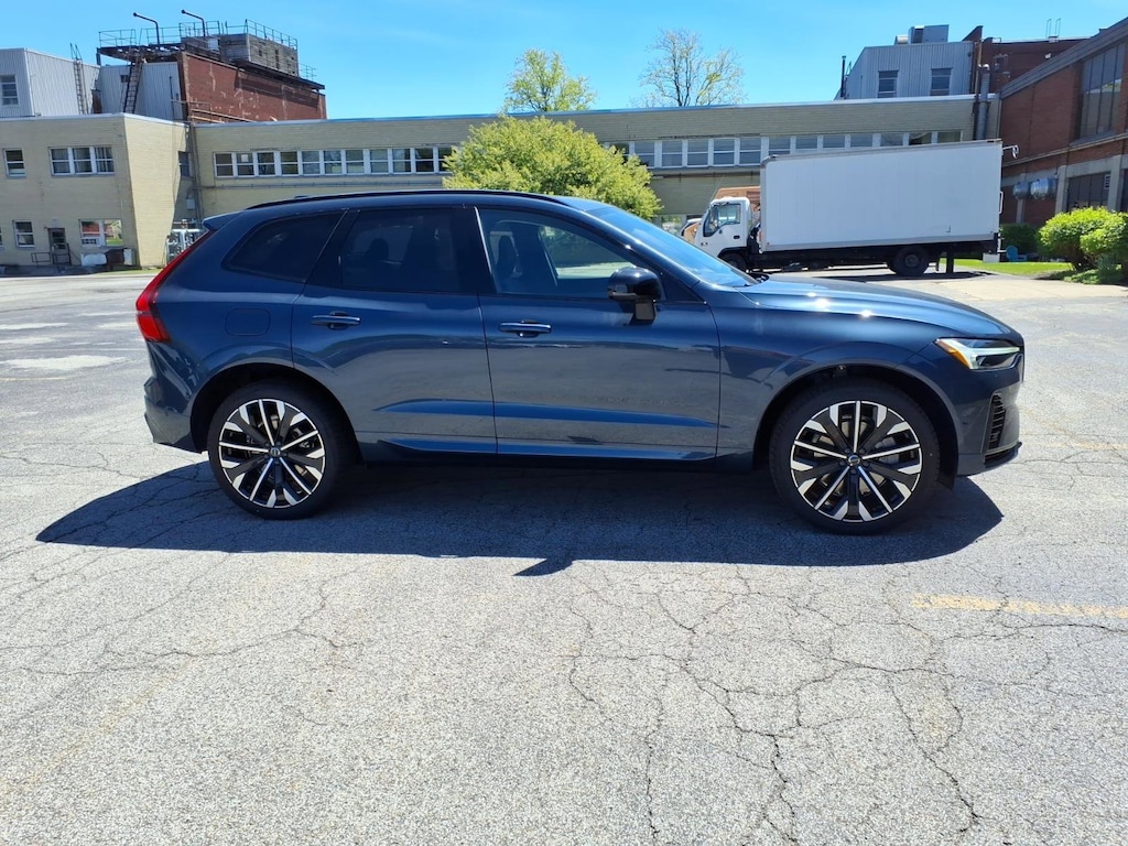 New 2026 Volvo XC60 plug-in hybrid T8 Ultra SUV