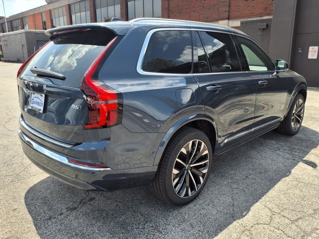 2026 Volvo XC90 Plus Black Edition photo 2