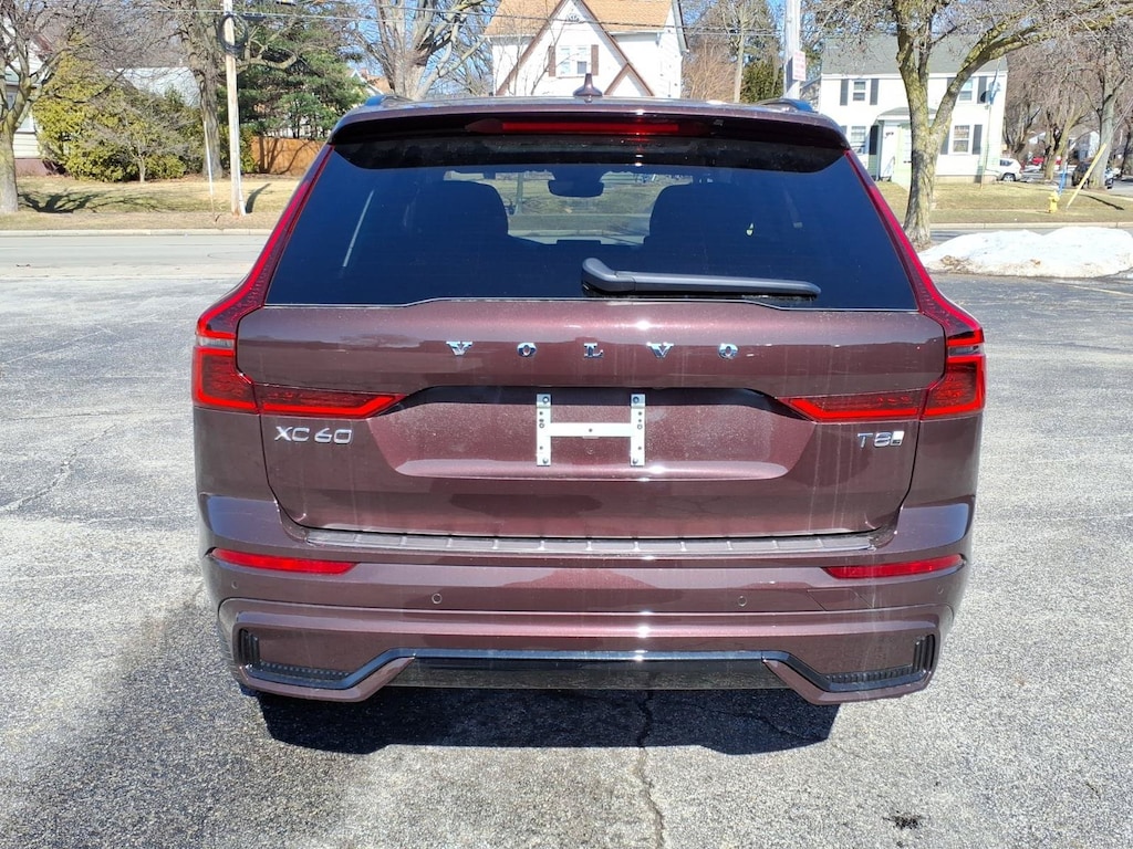 New 2026 Volvo XC60 plug-in hybrid T8 Core SUV