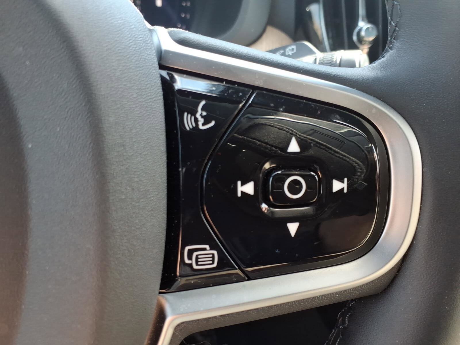 2026 Volvo XC60 Plus - Photo 17
