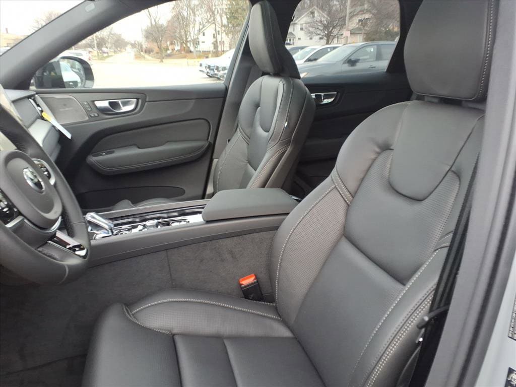 New 2026 Volvo XC60 B5 Ultra Black Edition SUV