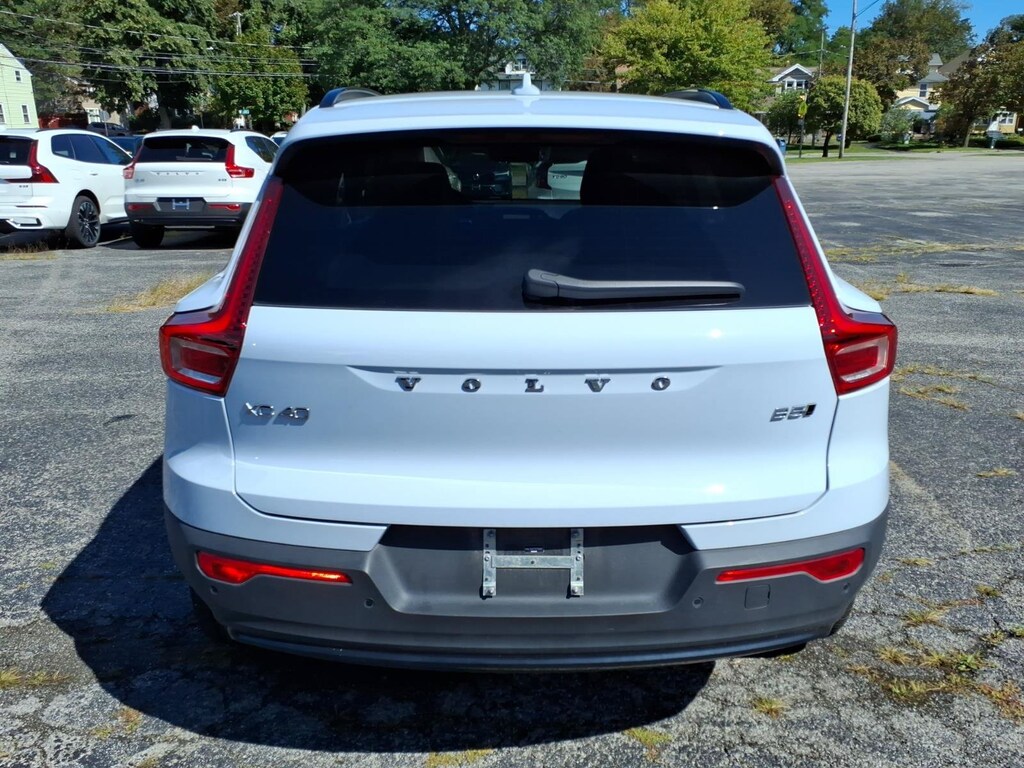 New 2026 Volvo XC40 B5 Plus SUV