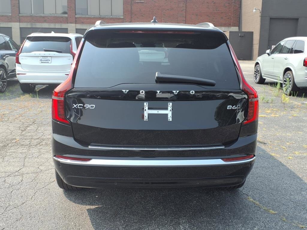 2026 Volvo XC90 Plus photo 2