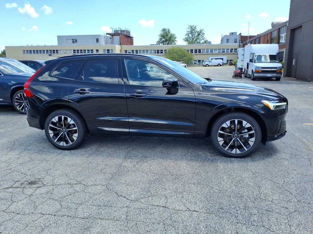 New 2026 Volvo XC60 B5 Plus SUV