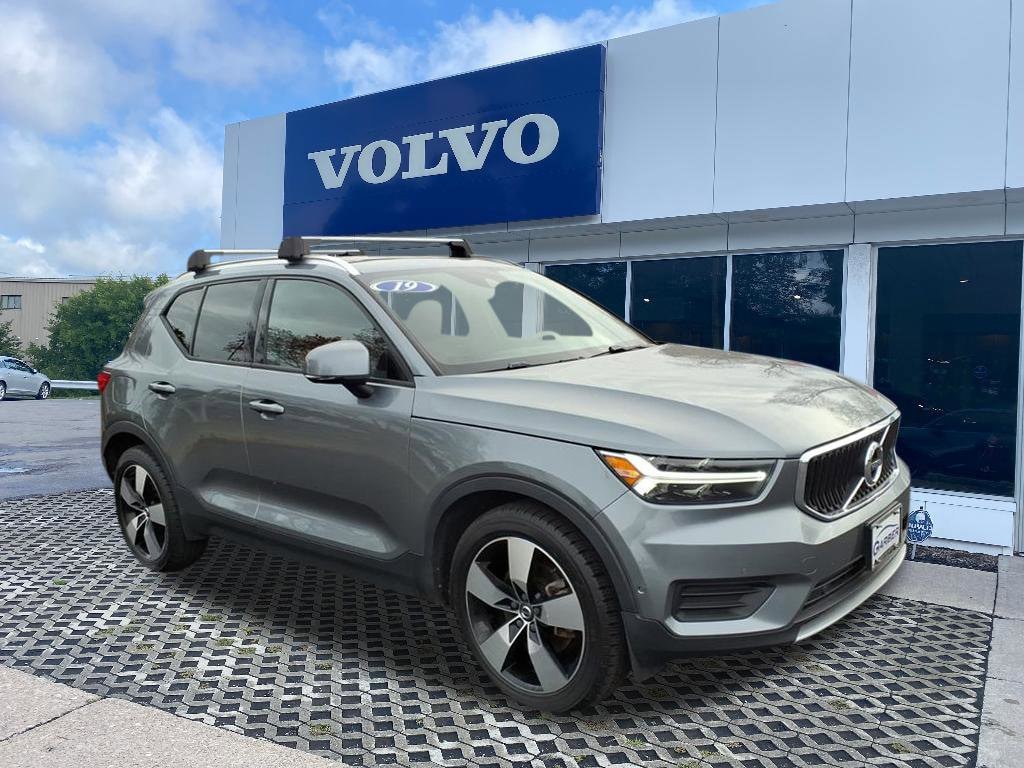 2019 Volvo XC40 Momentum
