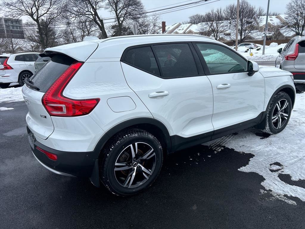 Certified 2023 Volvo XC40 B5 AWD Core SUV