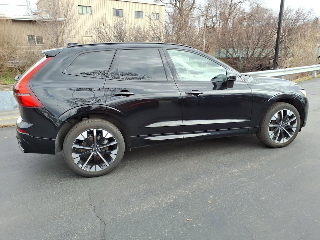 New 2026 Volvo XC60 B5 Plus SUV