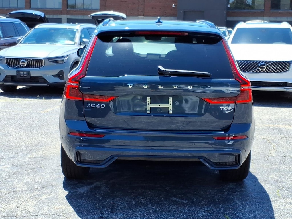 New 2026 Volvo XC60 plug-in hybrid T8 Plus SUV