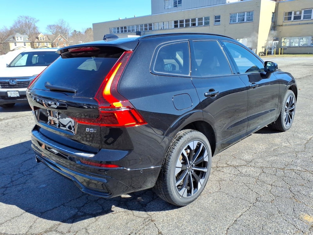 New 2026 Volvo XC60 B5 Plus SUV